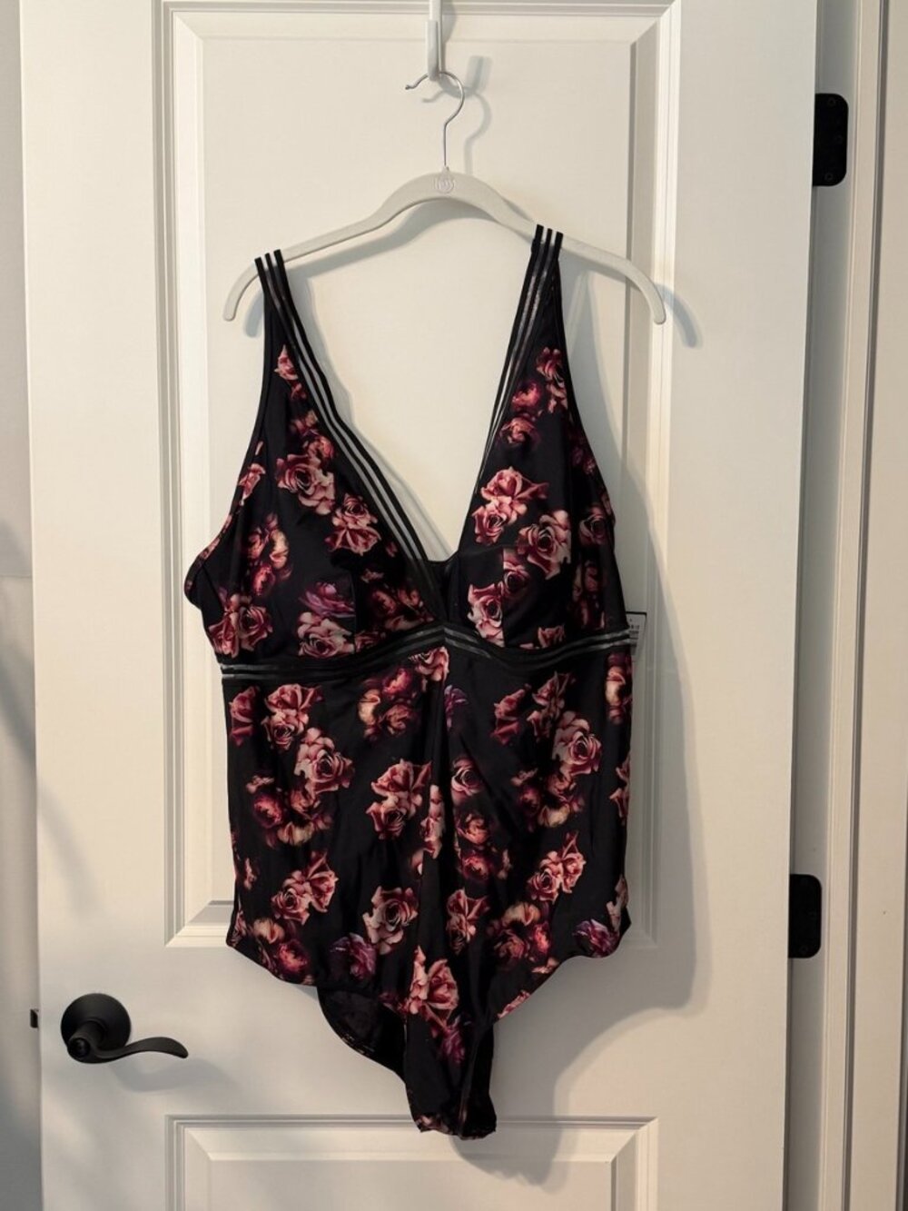 **Sale** NWT Torrid One-Piece Rose Print Swimsuit with Mesh Accents 4x/26 - Picture 4 of 5